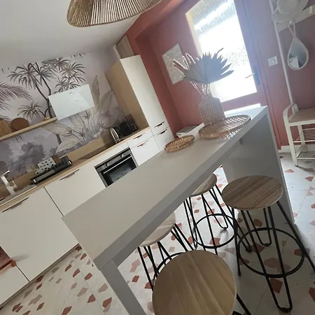 Maison Terracotta Des Karantes Holiday home